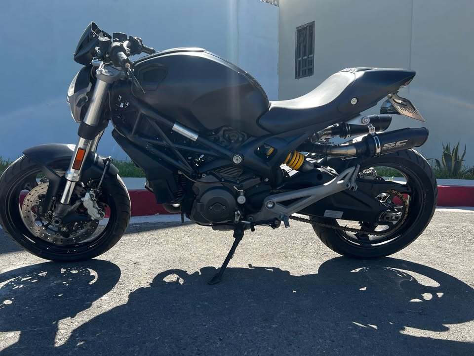2012 Ducati Monster 696 ABS