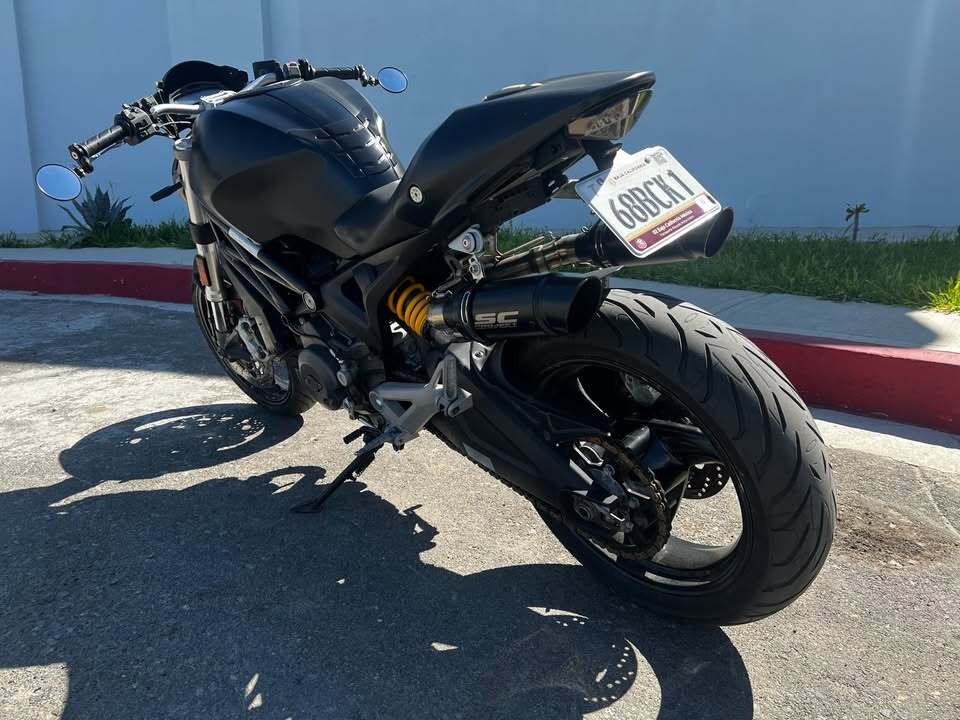 2012 Ducati Monster 696 ABS
